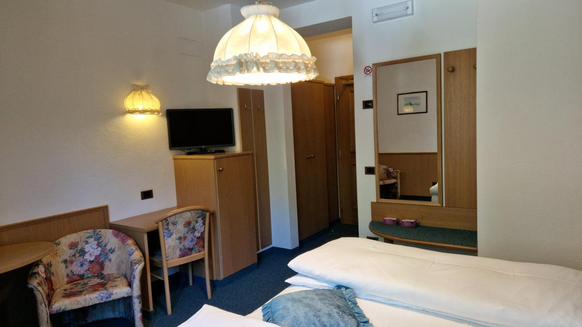Hotel Roy Malga Ciapela Quarto foto